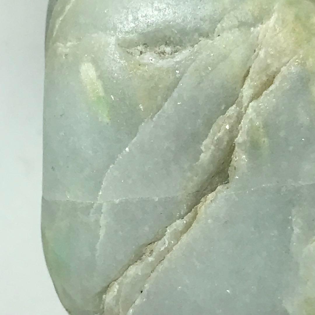 糸魚川翡翠　白地に緑　海石　97g