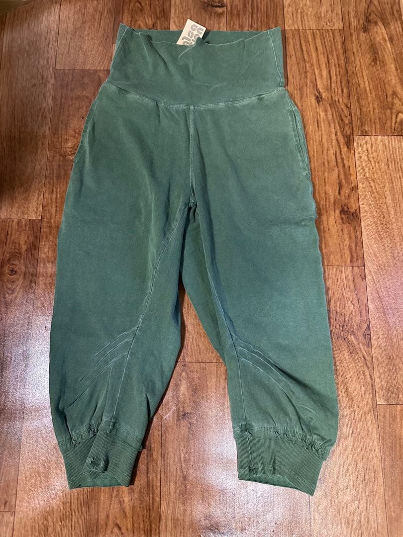 SALSATION WEAR（Capri Pants）