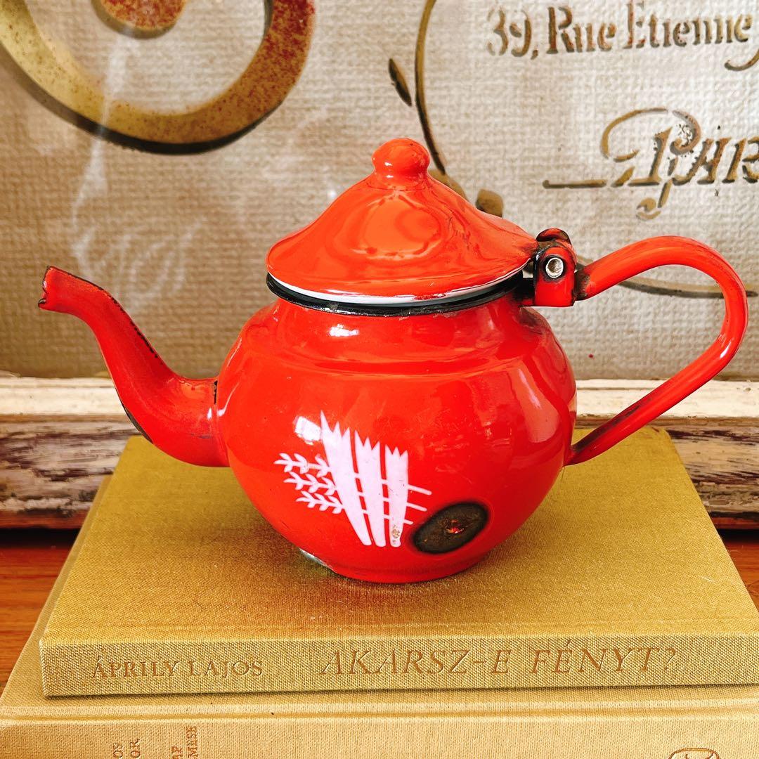 ホーロー　コロンと可愛い赤の1人用ミニポット