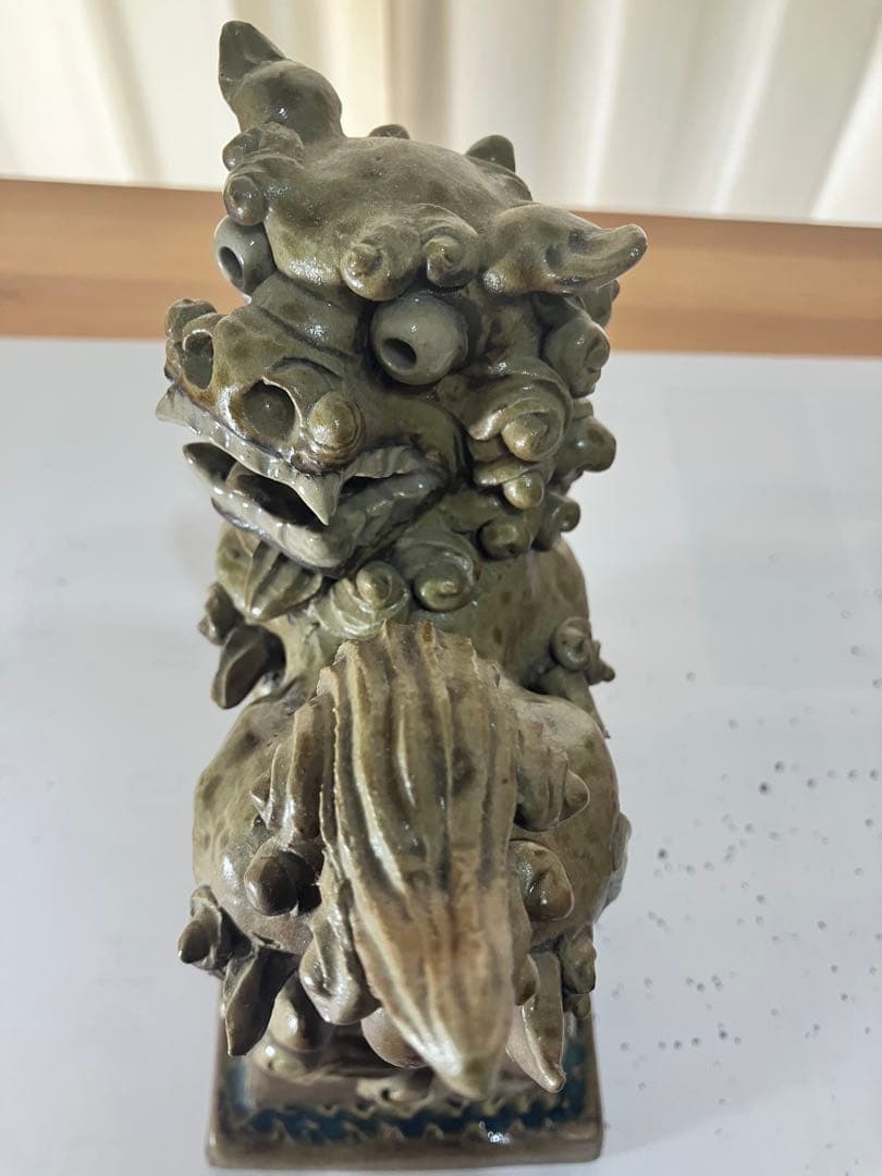 沖縄　琉球　壺屋焼　新里勇人作 台付シーサー ヤチムン　やちむん