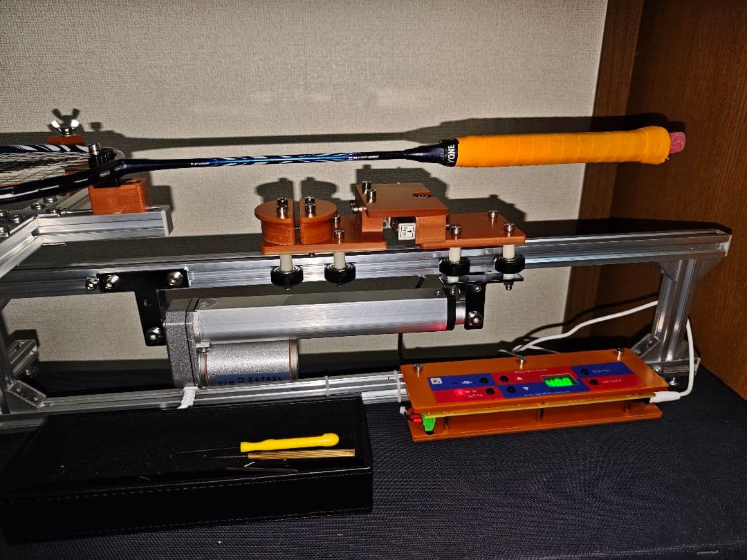 【新発売】電動ガット張り機・ストリングマシン。バドミントン