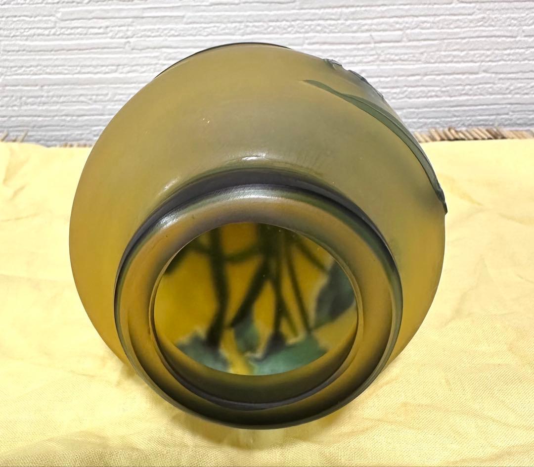 ガラス工芸作家　亀井治美　幻彩琳　水辺菖蒲文壺　真作保証