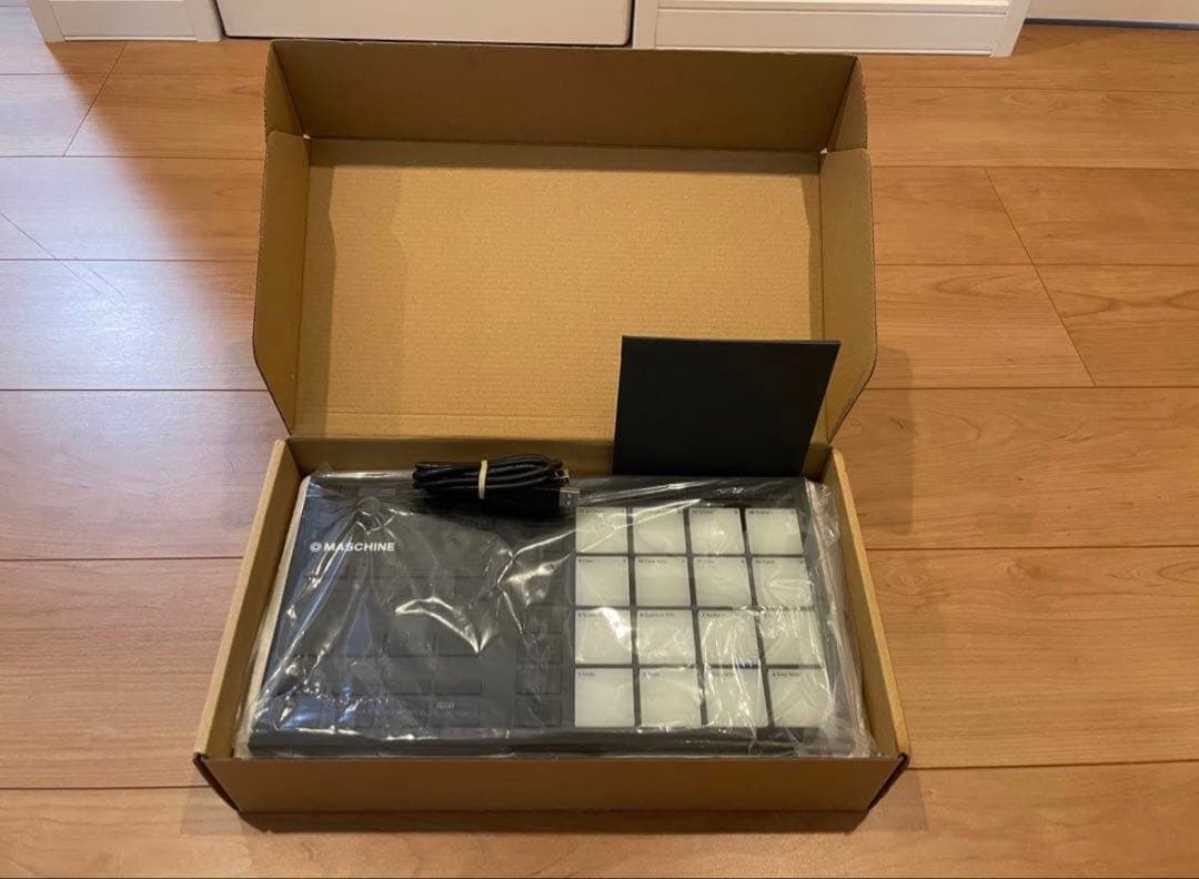 ②NI MASCHINE Mikro Mk3 ライセンス有