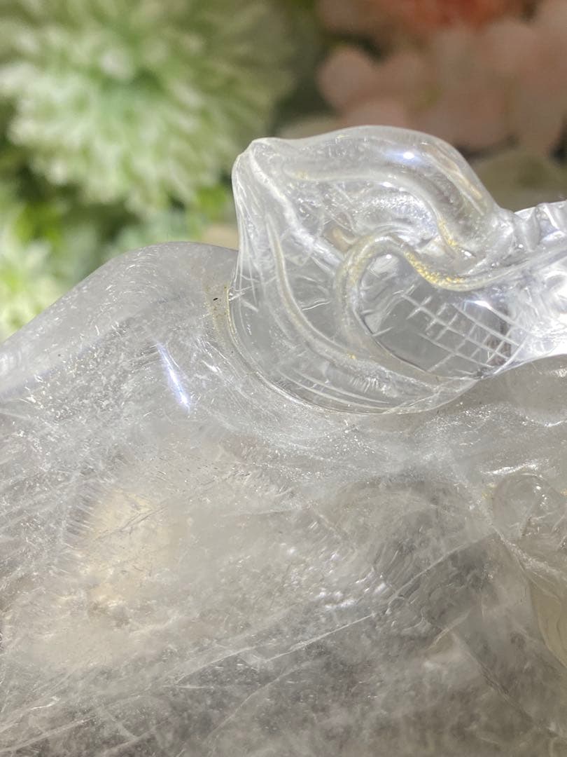 クリスタル　天然石　龍　カービング　台座付き　パワーストーン　手彫り　置物