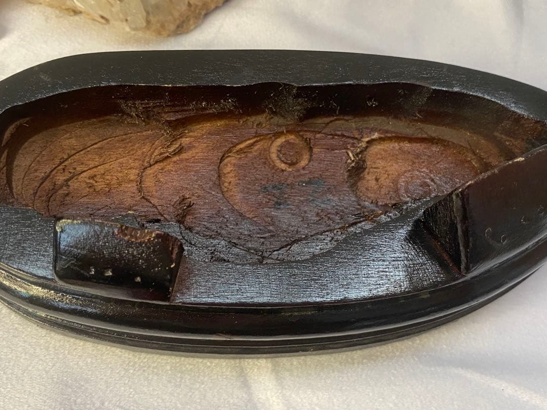 クリスタル　天然石　龍　カービング　台座付き　パワーストーン　手彫り　置物