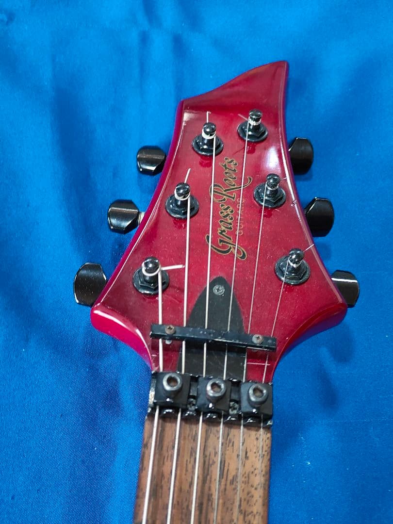 Grass Roots エレキギター レッドジャックの周りに打こんあとあり