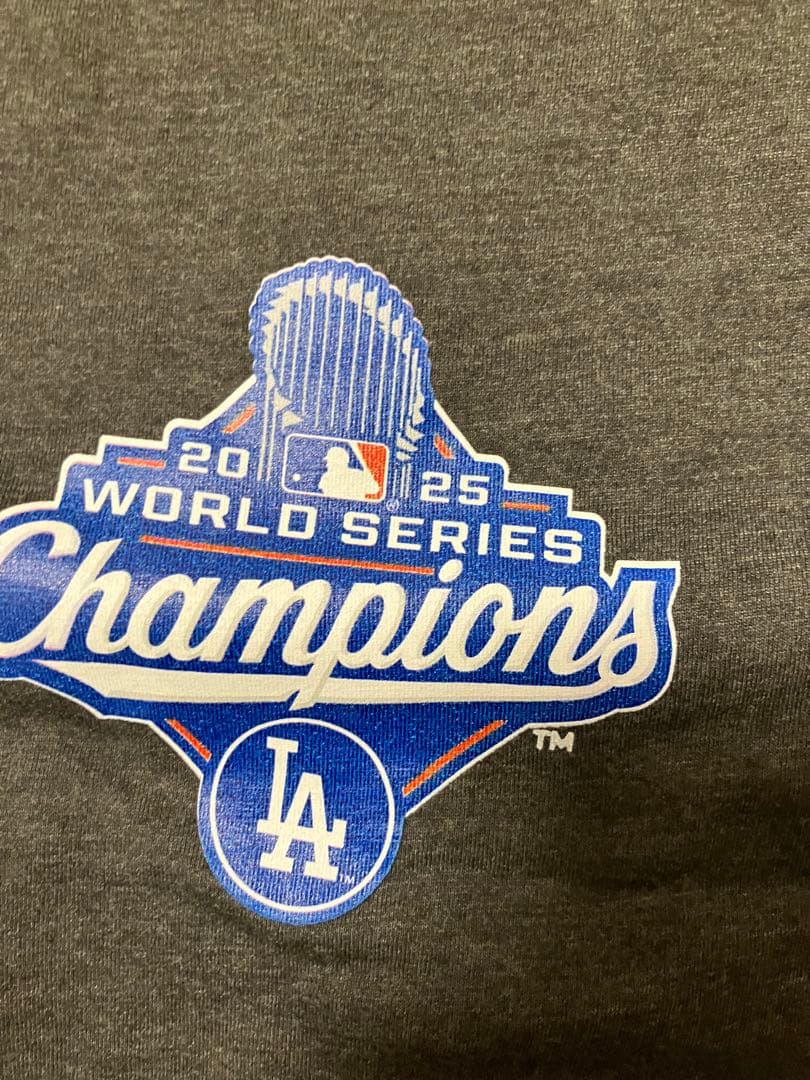 ドジャース 2025優勝記念& 村上隆×ドジャース 優勝Tシャツ 2セット