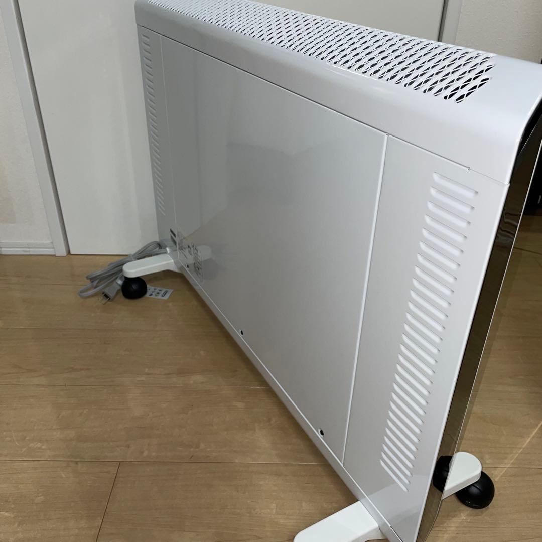 【美品】DeLonghi コンベクターヒーター　ホワイト キャスター付き