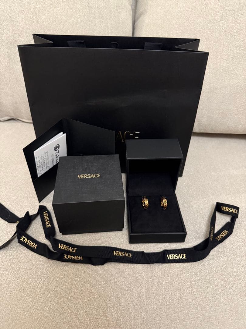 VERSACE ピアス(両耳用) ギフトボックス付き