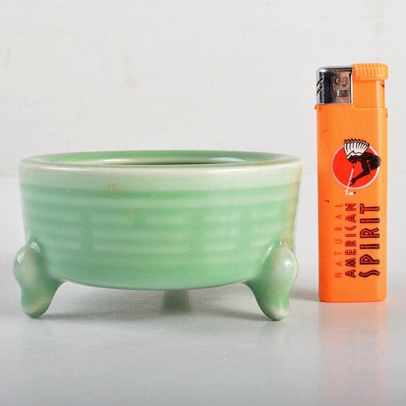 中国　龍泉窯青磁　刻線文三足香炉　N　R7057E