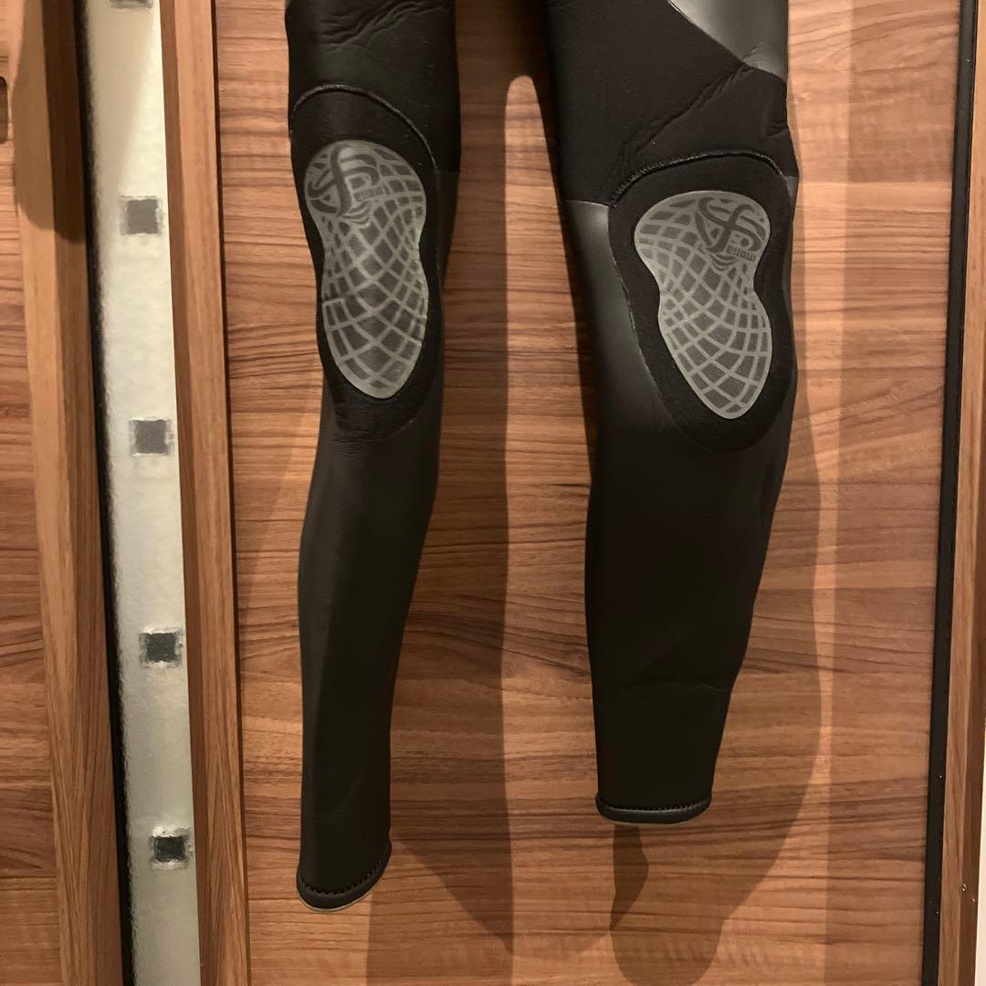 フェローウエットスーツ　fellow セミドライ5×3㎜　MLB フルスーツ