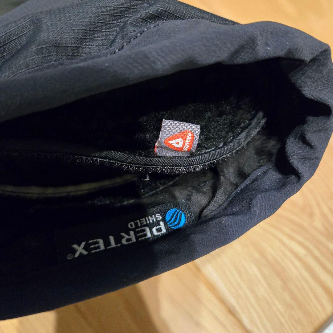  ソロイストフィンガーSサイズ　モンベルのリーシュ付き