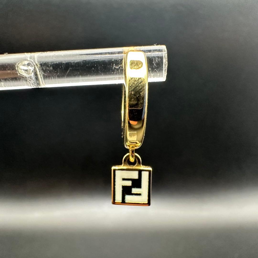 極美品✨　FENDI　フェンディ　ピアス　フォーエバー　ゴールド　1492