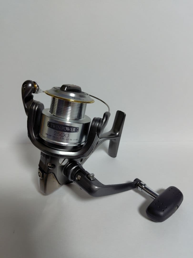 シマノTWINS POWER2500 スピニングリール