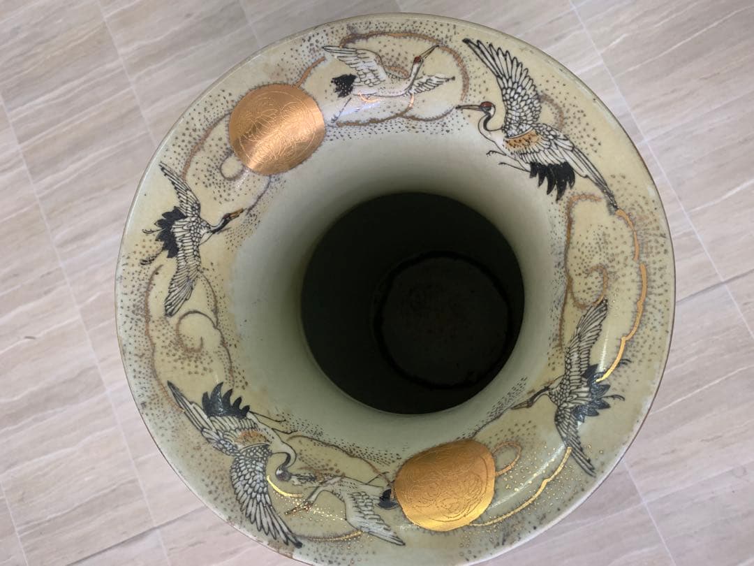 薩摩焼　金彩花鳥風月模様 陶器花瓶