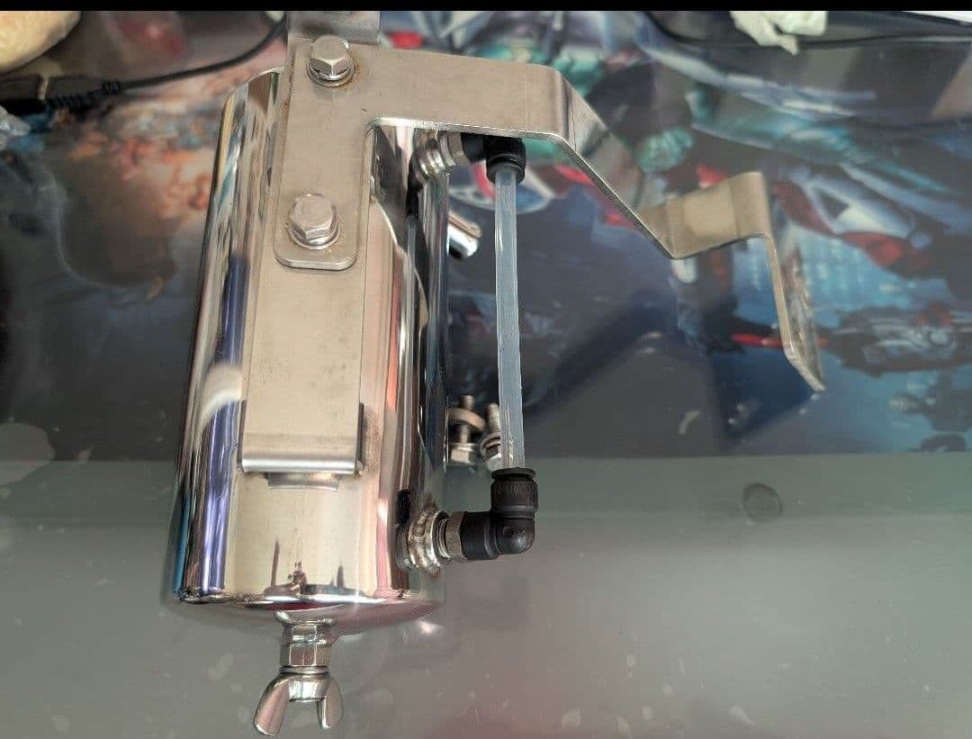 f*2様 【週末値下】ジムニー　JA11　オイルキャッチタンク　　メタルワークス