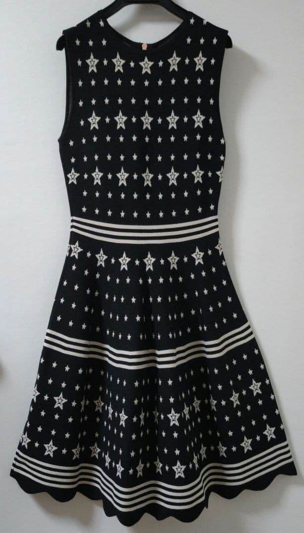 TED BAKER(テッドベイカー) 星柄ドット ニットフレアワンピース