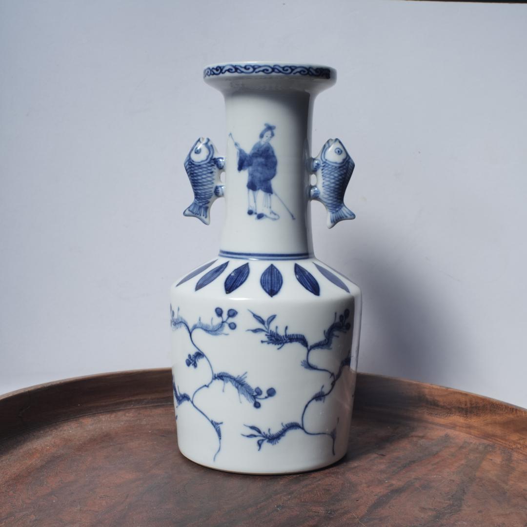 【民藝】景徳鎮 染付高砂手花瓶 魚双耳 花瓶 花入 人物図 細密