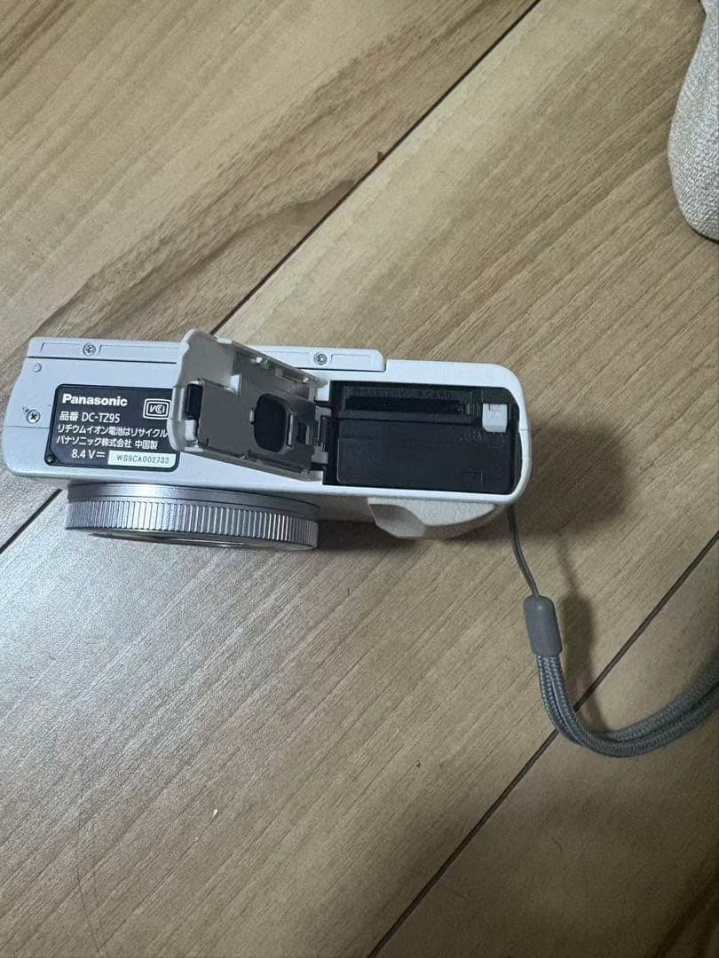 美品Panasonic Lumix ホワイト デジタルカメラ動作確認