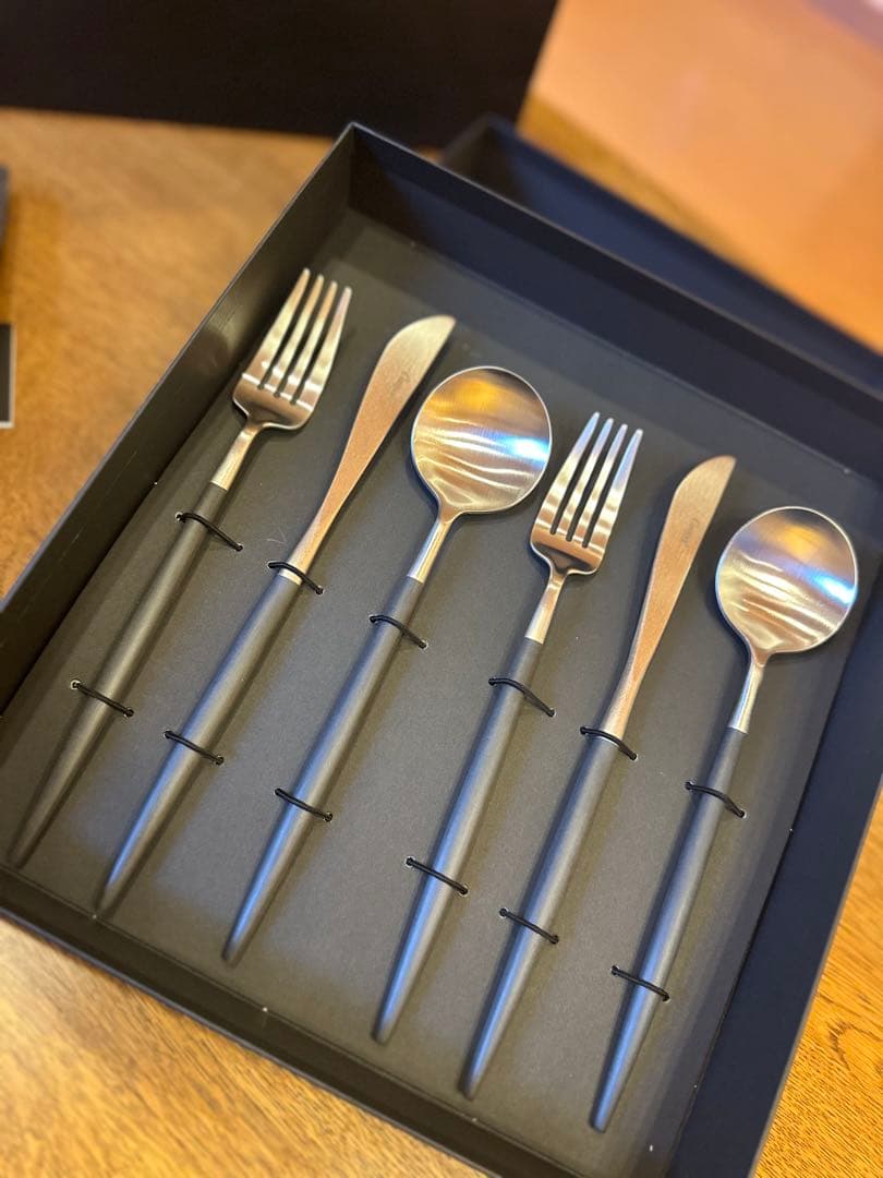 Cutipol Portugal モダンステンレスカトラリーセット