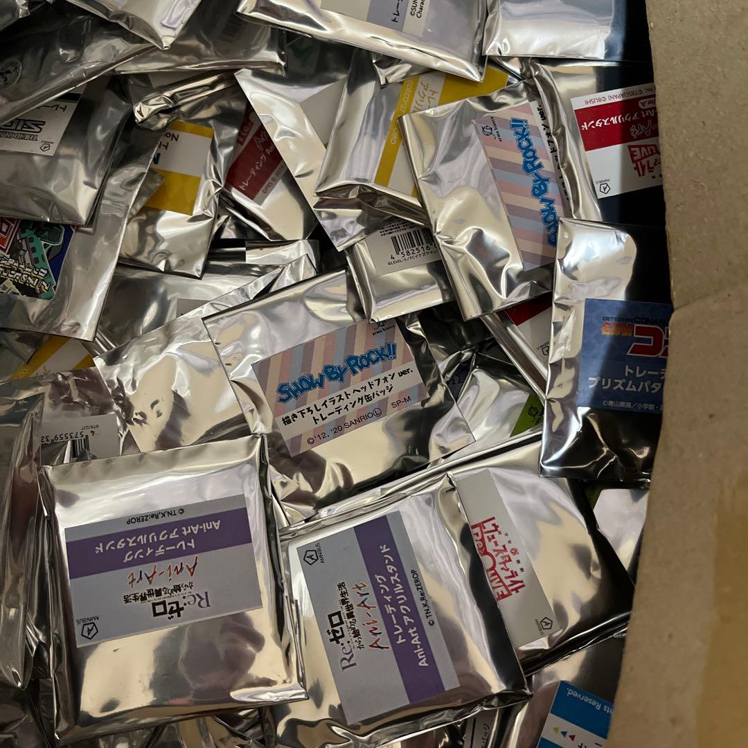 アニメグッズ まとめ売り 大量 キーホルダー アクリルスタンド 缶バッジ 1