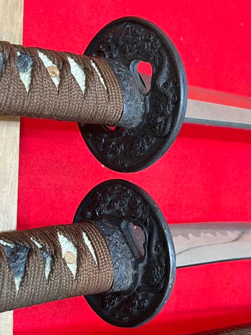 模造刀　大小2本セット　2本掛け台付き　下緒付き　螺鈿拵え