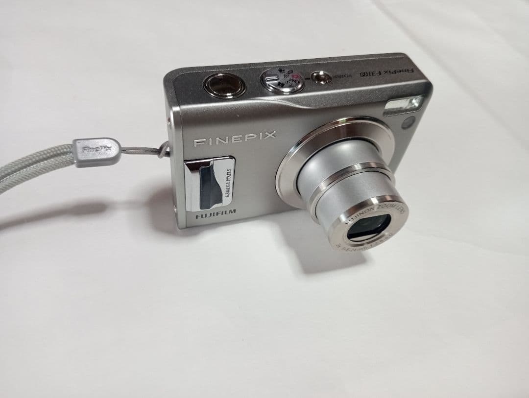 【動作品】FUJIFILM FinePix F31fd デジタルカメラ