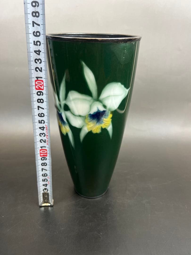 ［珍品］安藤七宝燒 緑透釉　口と底の包みは純銀です　高さ26cm 送料込み