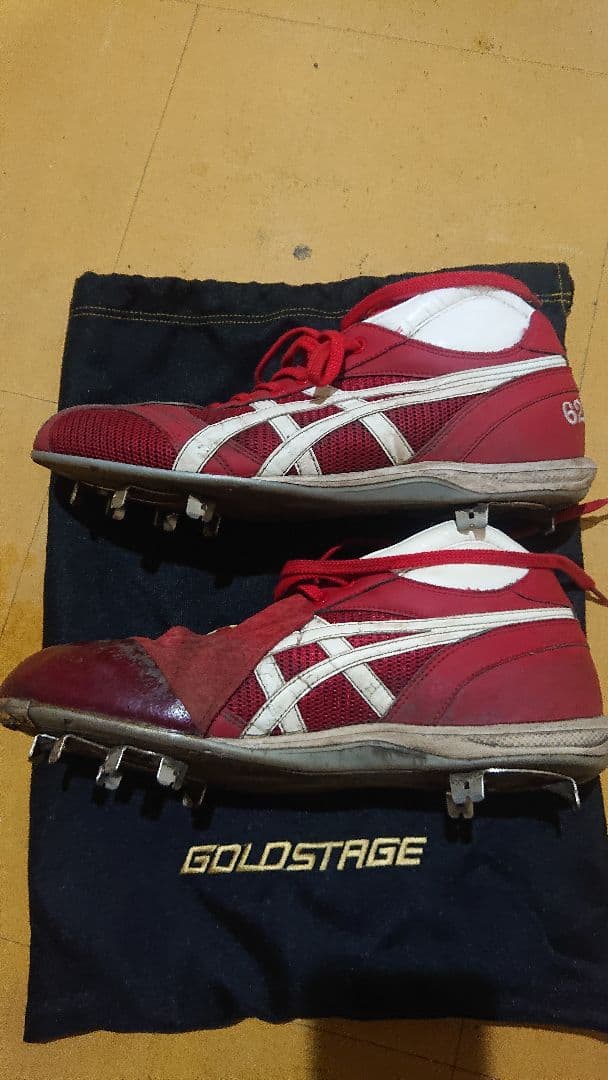 最終値下げasics スパイクシューズ 赤