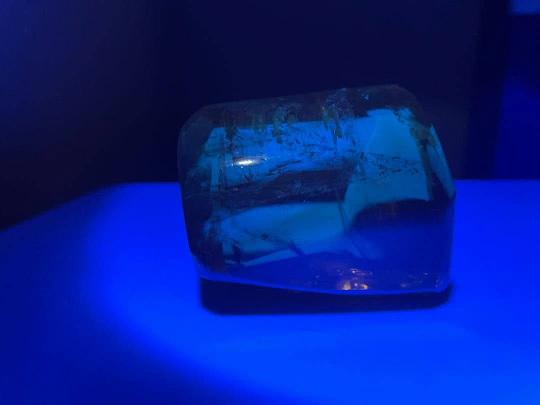 インペリアルトパーズ　710ct 未鑑定　色石