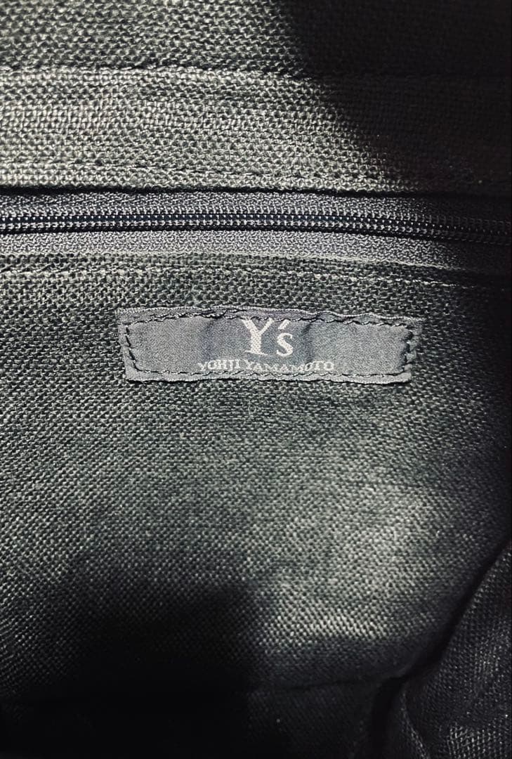y's ワイズヨウジヤマモト　レザーブラックショルダーバッグ