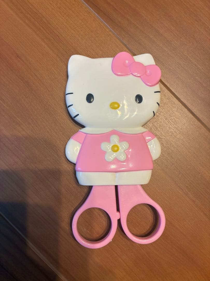 ハローキティ　フェイス型ハサミ