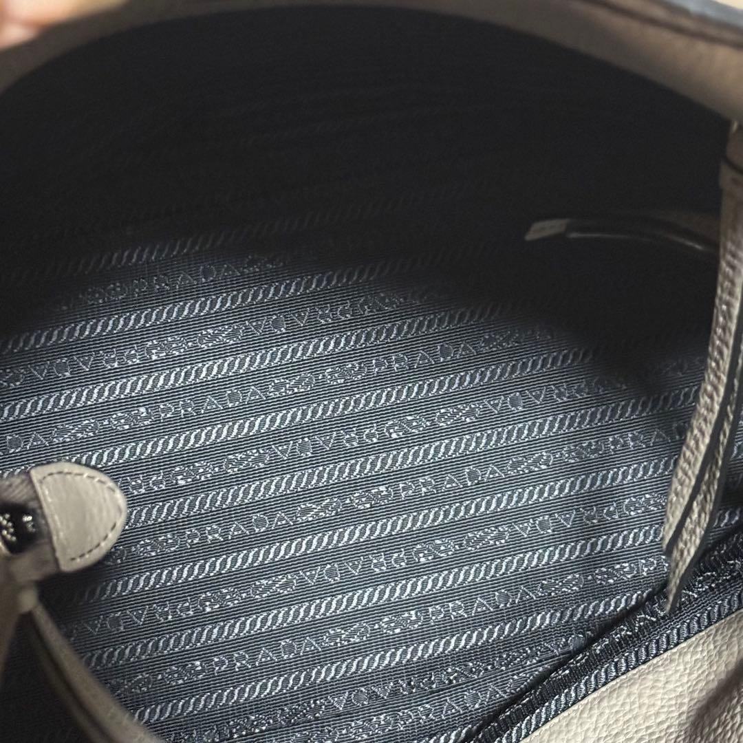 PRADA ヴィテッロ・フェニックス レザー バケット バッグ