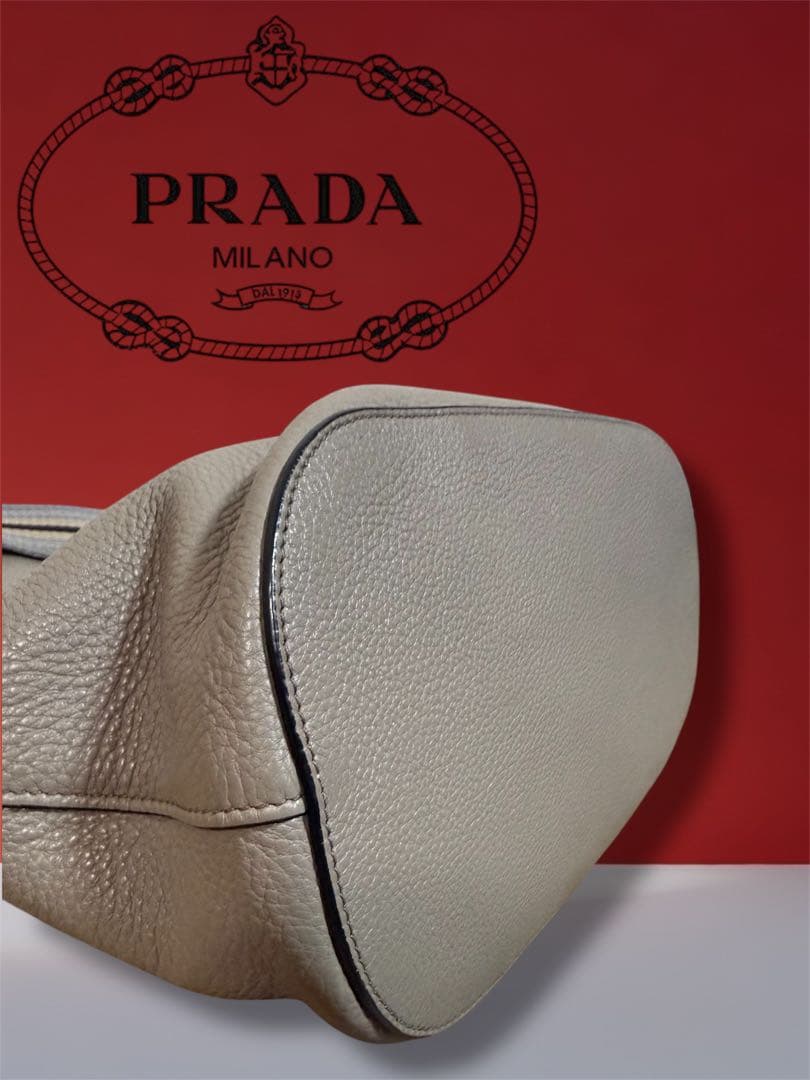 PRADA ヴィテッロ・フェニックス レザー バケット バッグ