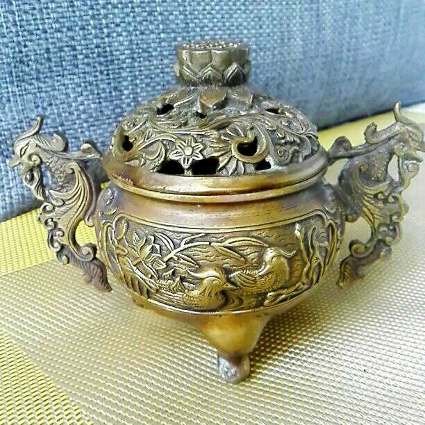 香炉　返還前の香港で購入。アンティーク物です。