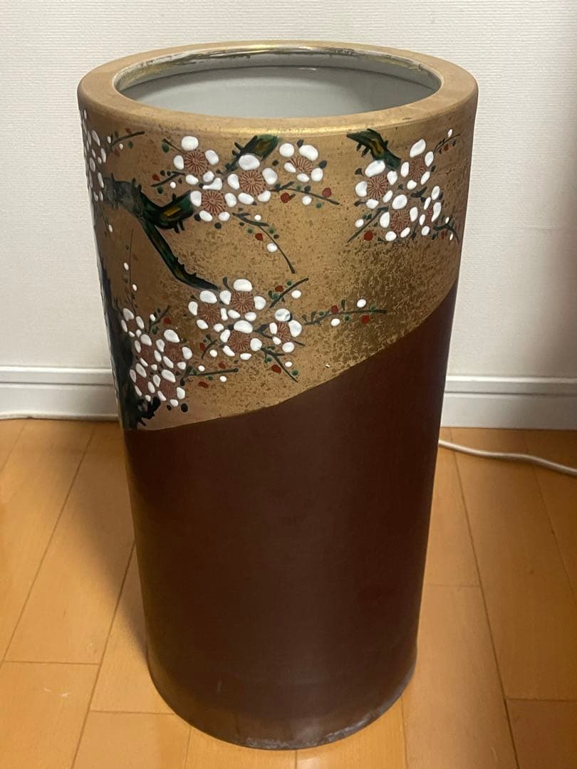年代不明，骨董塗金茶色掛釉梅の花柄。壺。花瓶特大置物高さ42.5Cm。九谷。