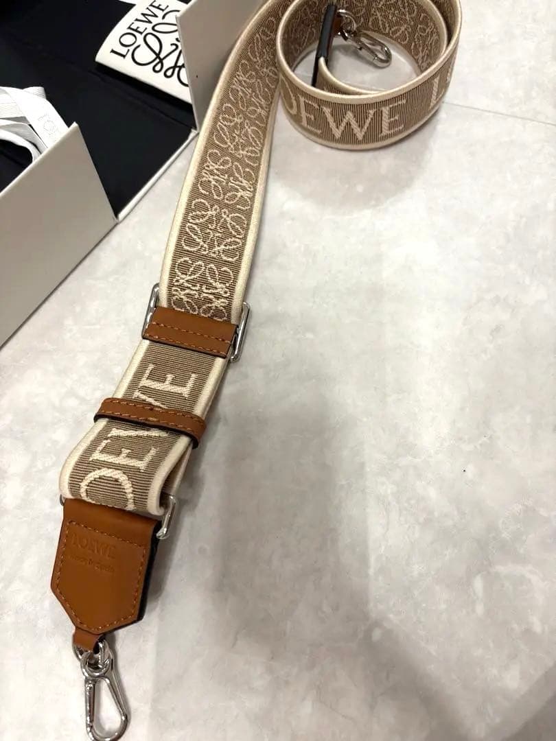 限定SALE新品未使用品 LOEWE タンアナグラムストラップ¥95,700