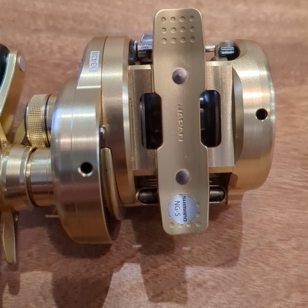 【美品】SHIMANO 15 カルカッタコンクエスト101HG