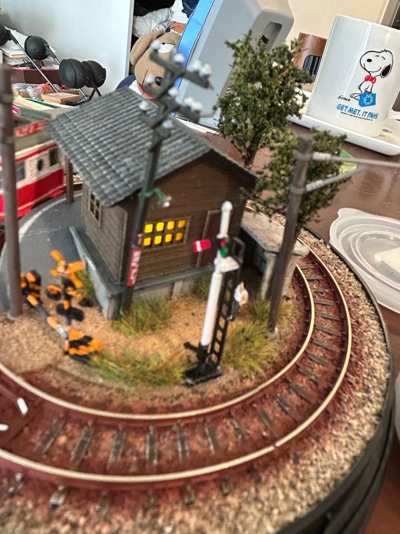 極小ジオラマ・レイアウト完成品 電池内蔵自走電車付き