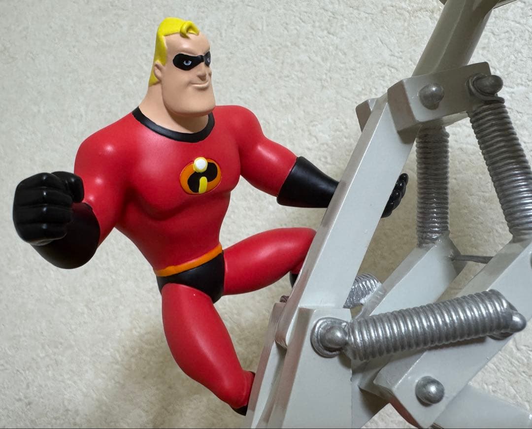 ディズニーパークス ピクサー キャラクター スノーグローブ