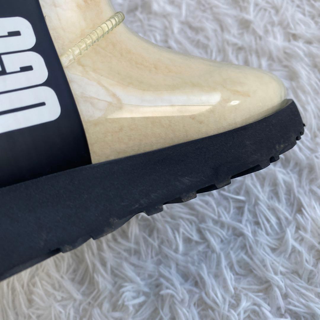 UGG アグ　レインブーツ　ボア　クリア　ベージュ　クリーム　ロゴ入り　長靴