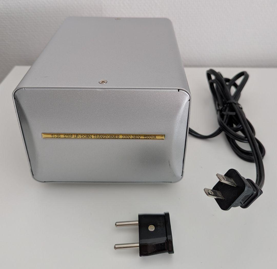 アジア欧州1500W変圧器2台 220-240V↔100V カシムラTI-20