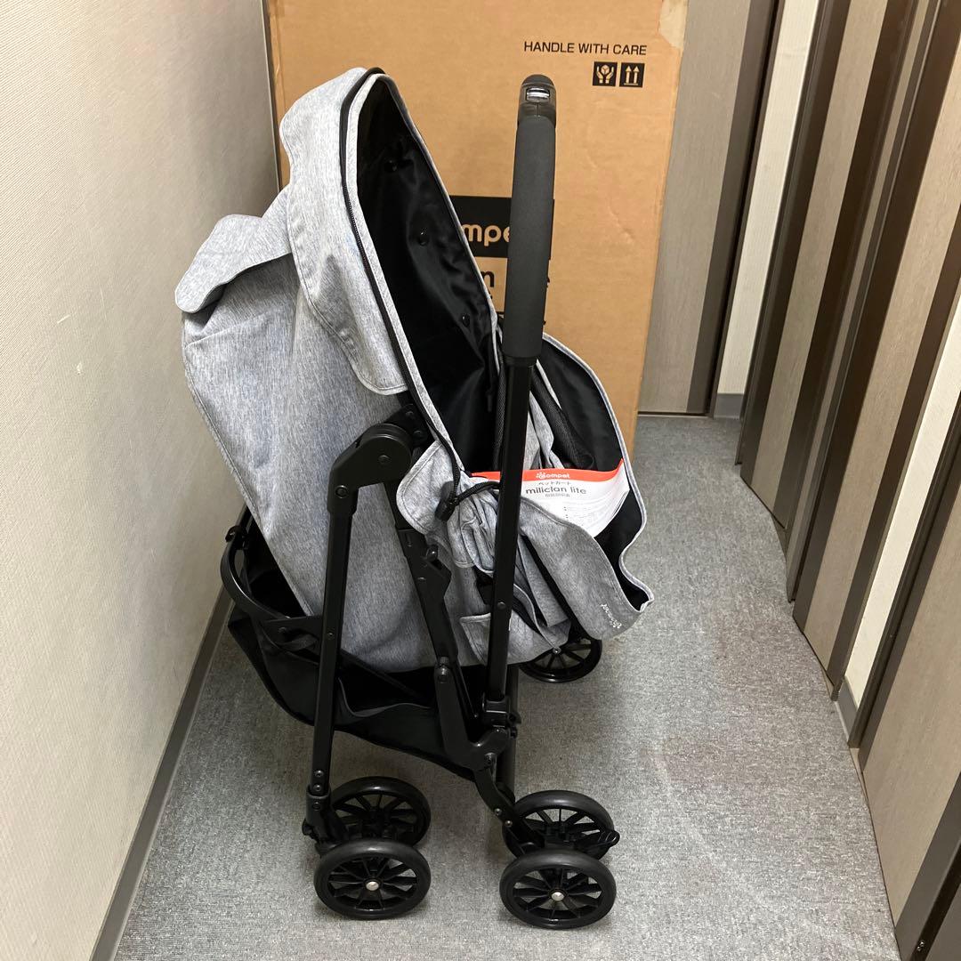 コンビ　コムペット　ミリクランライト　ペット用カート　小型犬、中型犬