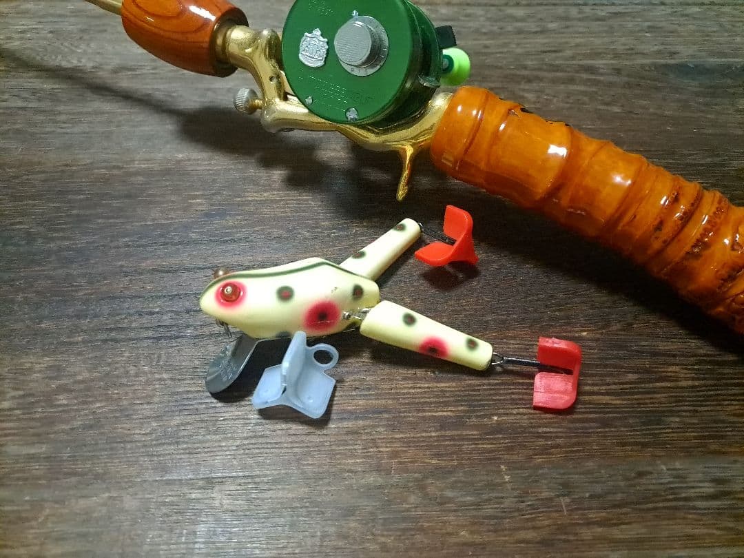 道楽　DOWLUCK　ドウラク　ビワコダメダメガエル　パロット