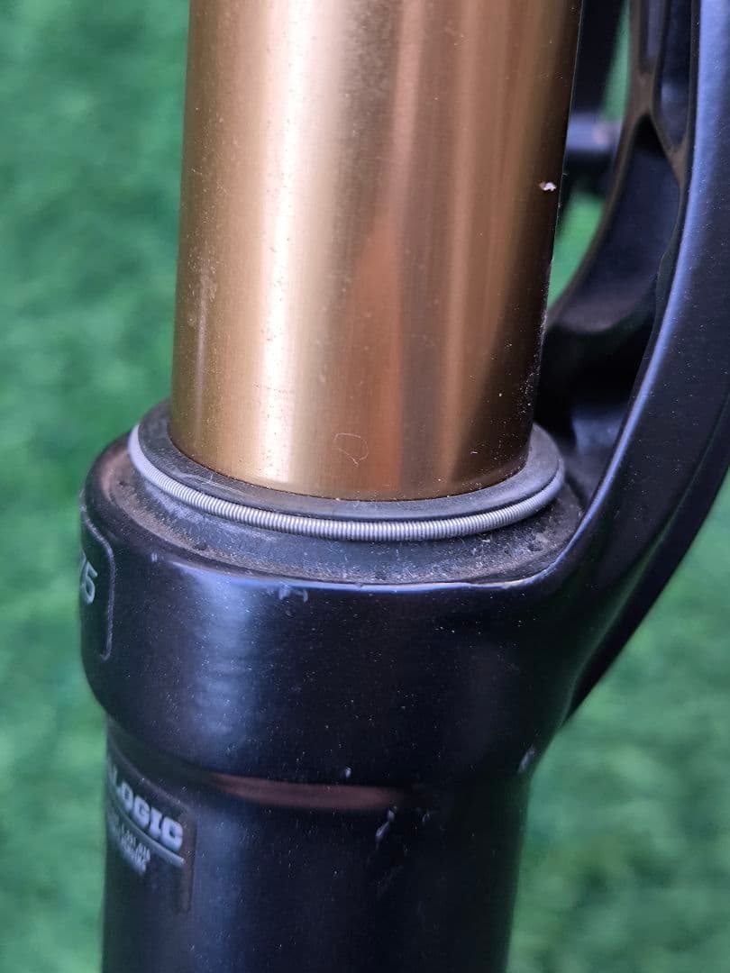 Fox 32 エアサスペンションフォーク Kashima Coat