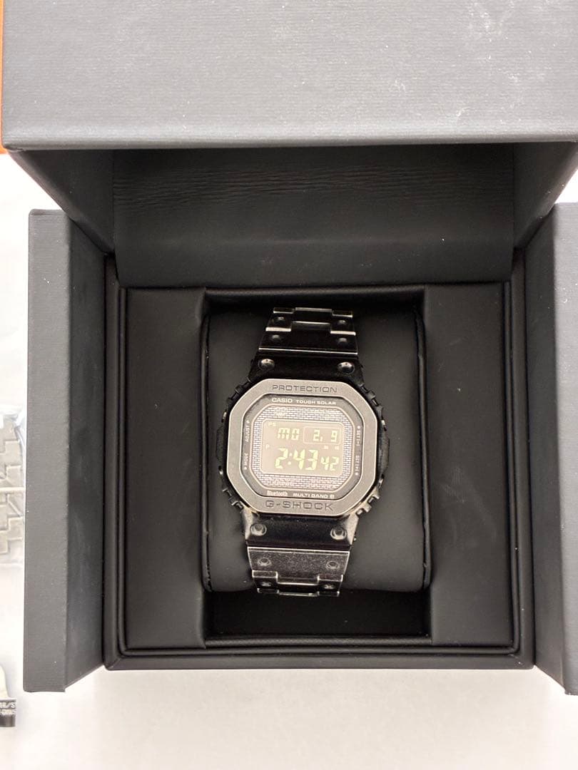 G-SHOCKフルメタルスクエアGMW-B5000 エイジド加工モデル