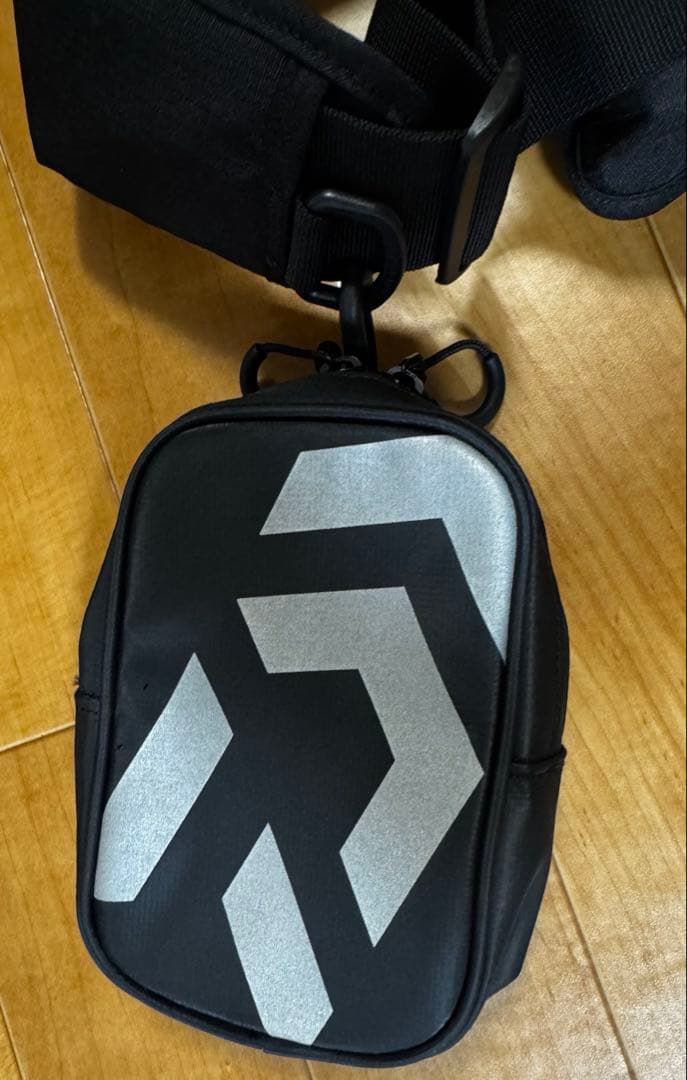 新品　フローティングジャケット　ダイワ　黒　DF-6206