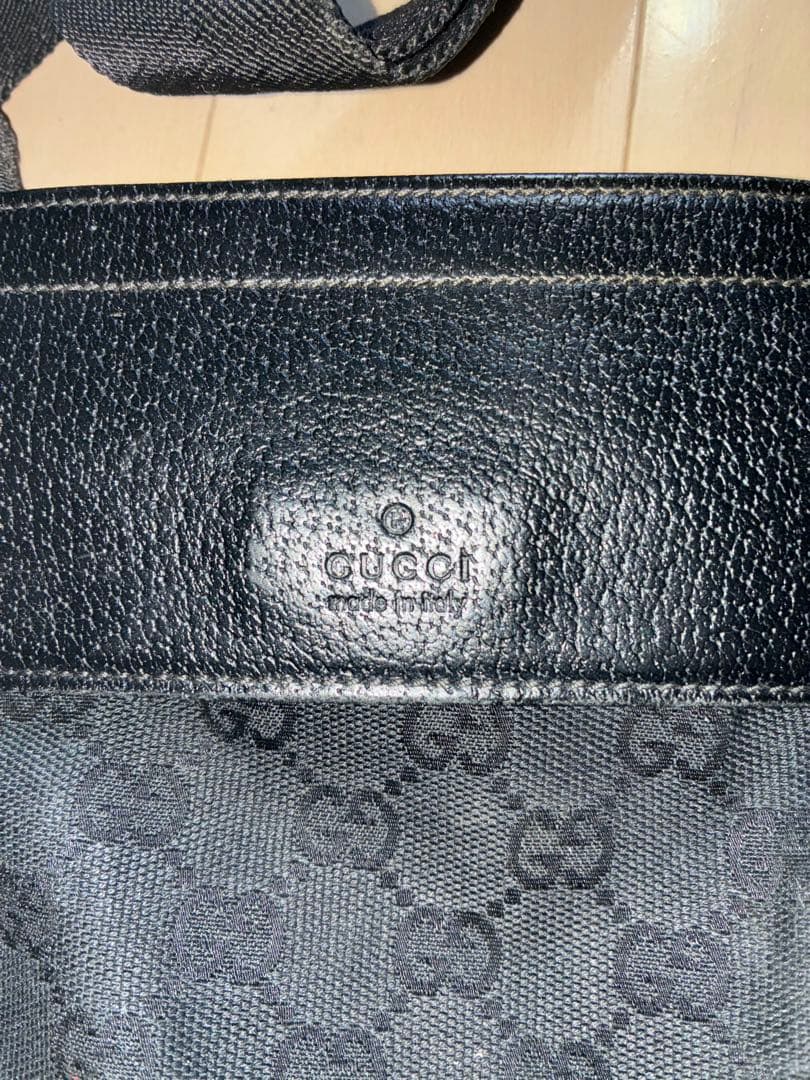 GUCCI ブラック ショルダーバッグ