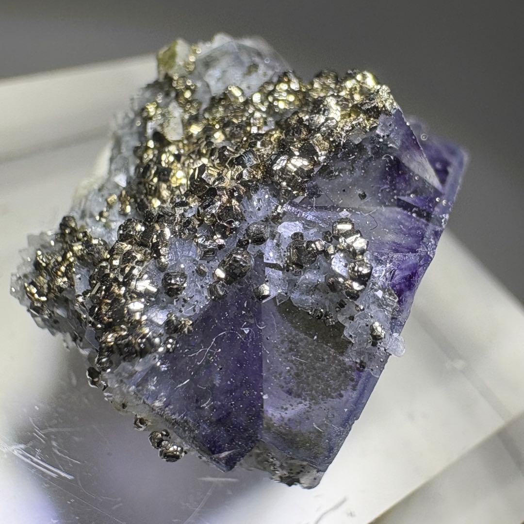 433 中国　ヤオガンシャン産　フローライト&パイライト