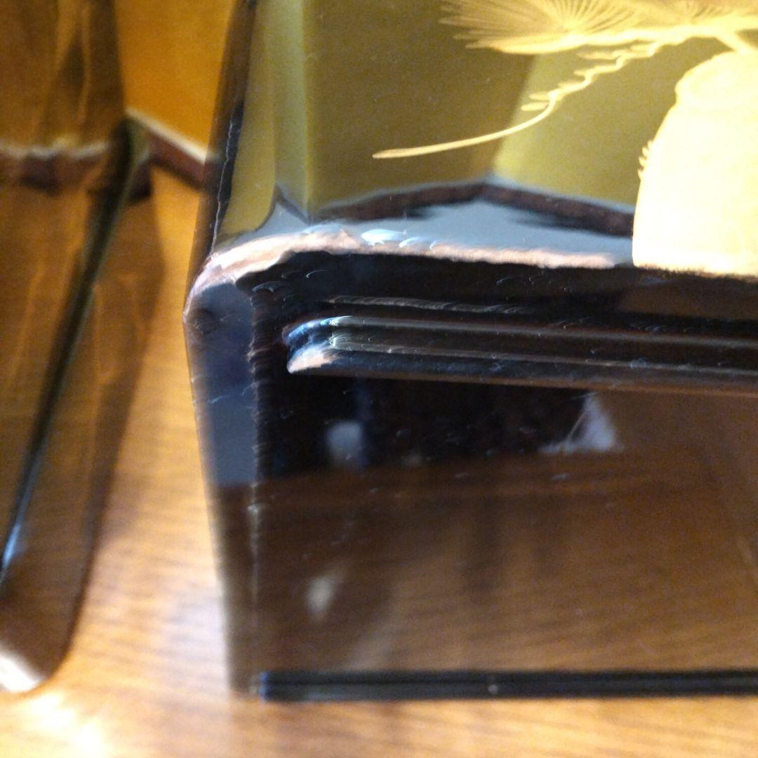 昭和レトロアンティーク黒漆塗り木製4段重箱 松と鶴の蒔絵デザイン